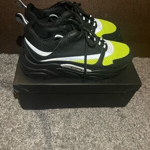 Dior Men's Sneakers in Black and Neon Yellow